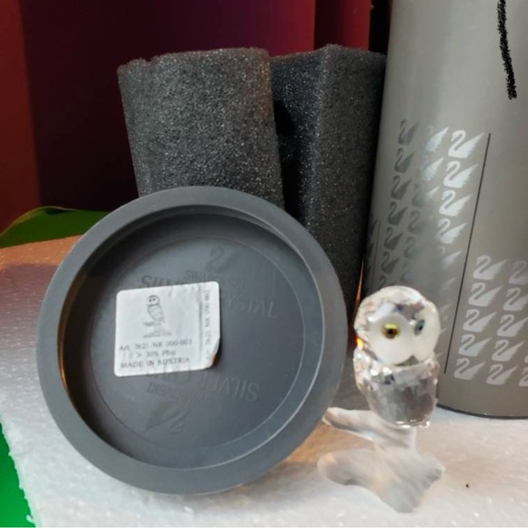 Swarovski crystal Owl Figurine w/ original box and COA - Picture 4 of 4